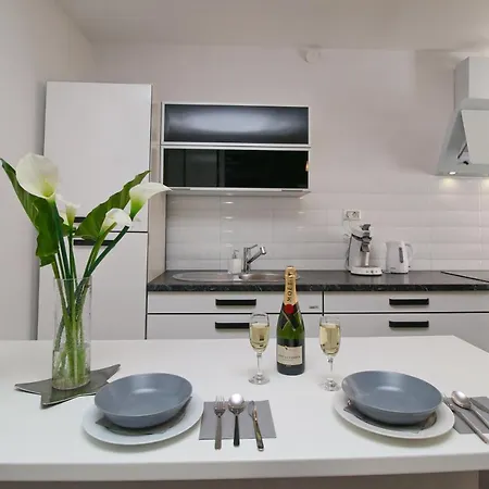 Apartment Carrera Corner